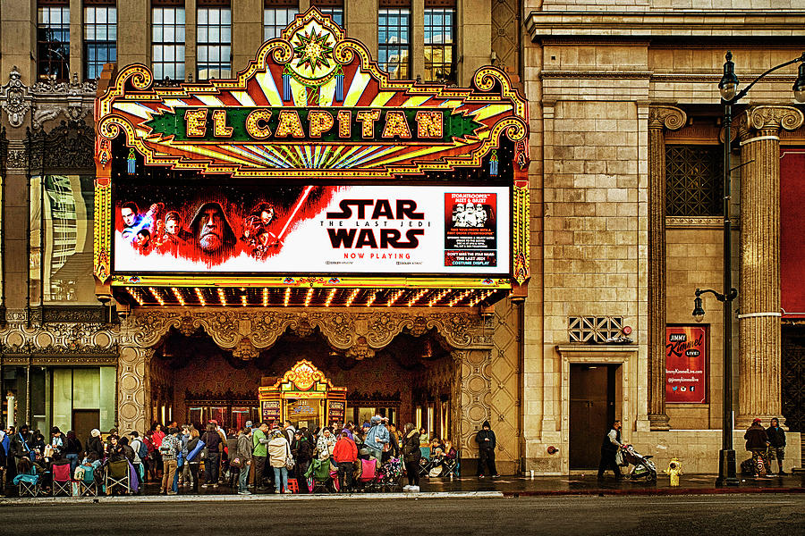 things to do in hollywood - el capitan theatre