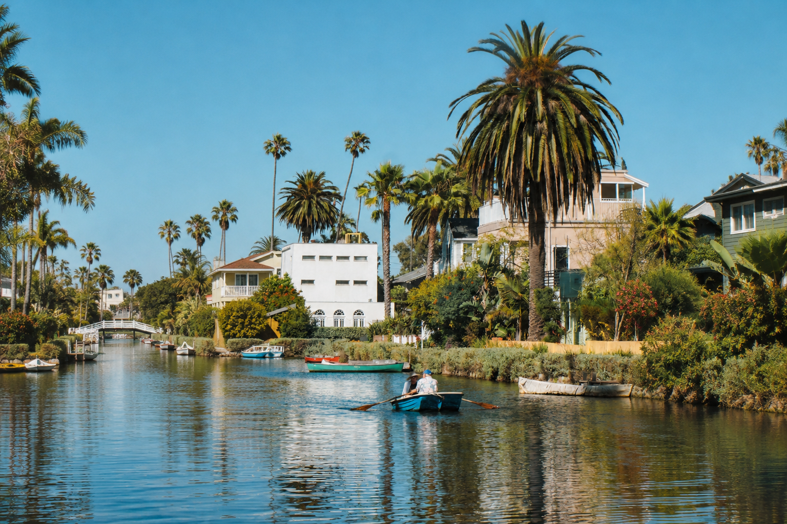 Kayaking in the Venice Canals in Los Angeles